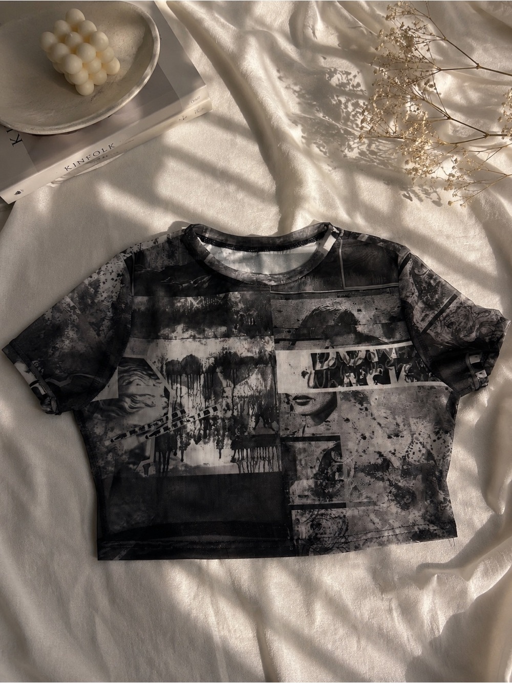 Black & gray graphic crop top